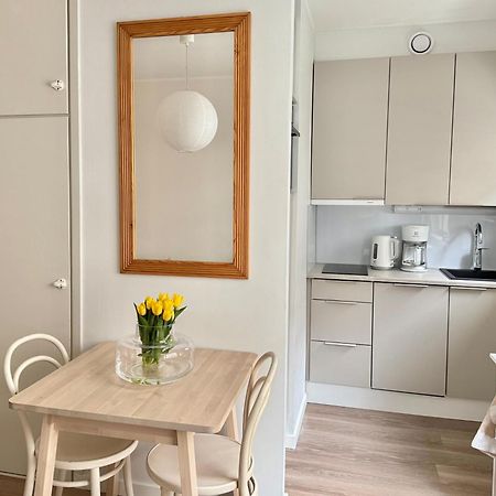 Just Renovated Stylish Nordic Studio By Tram Stop Helsinki Extérieur photo
